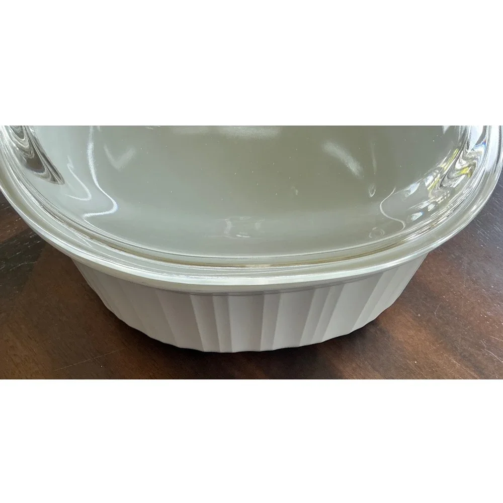 CorningWare Vintage French White Oval Casserole Dish with Pyrex Glass Lid 2.5 Qt